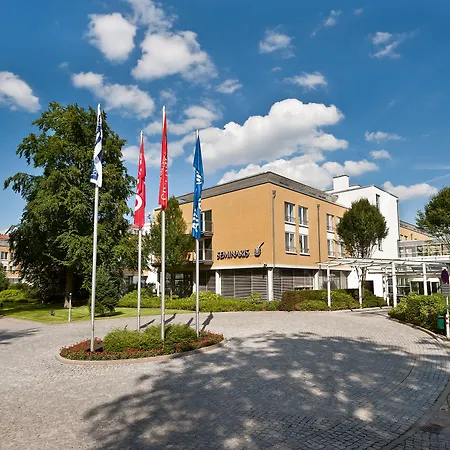 Seminaris Seehotel Potsdam-2
