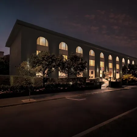 Best Western Plus Travel Inn-3
