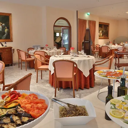 Best Western Hotel Globus City-3