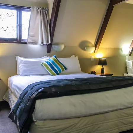 Camelot Motor Lodge-3