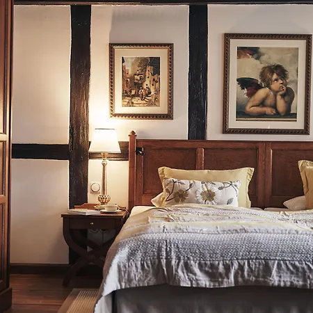 Travel Charme Gothisches Haus-2