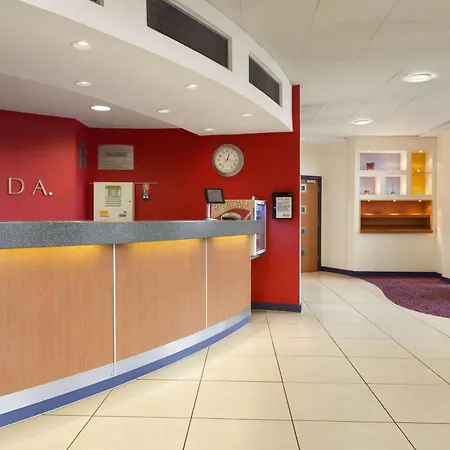 Ramada London North-3
