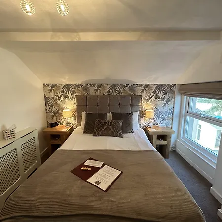 Lynton House-2