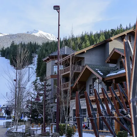 First Tracks Lodge, By Lodging Ovations-2