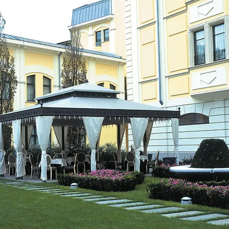 Grand Visconti Palace-3