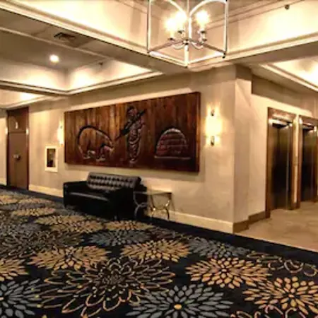 The Senator Hotel & Conference Center Timmins-3