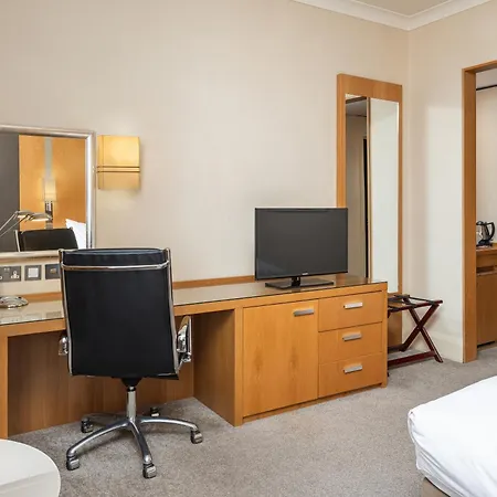 Crowne Plaza London Ealing By Ihg-3