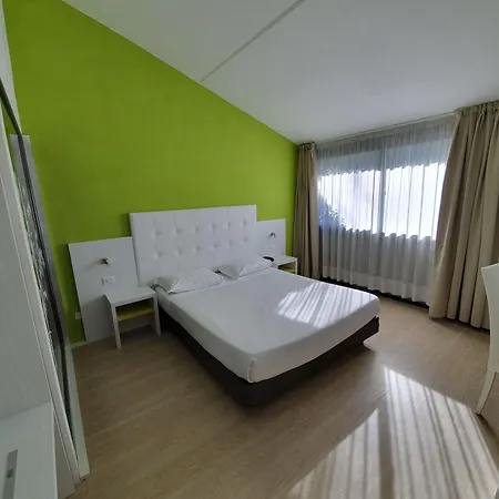 Green Hotel-3