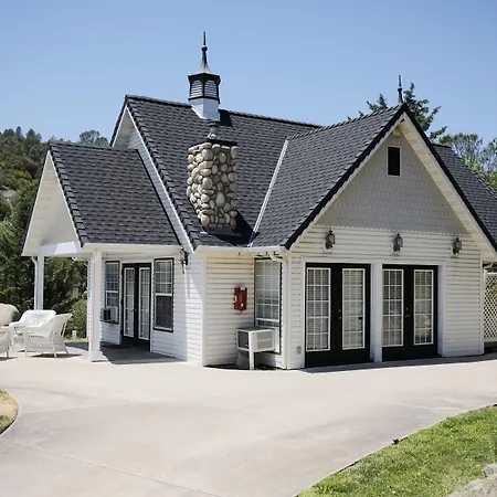 Hounds Tooth Inn-2