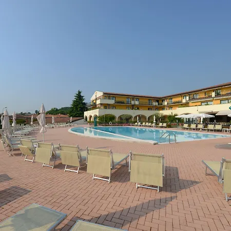 Le Terrazze Sul Lago Hotel & Residence-3