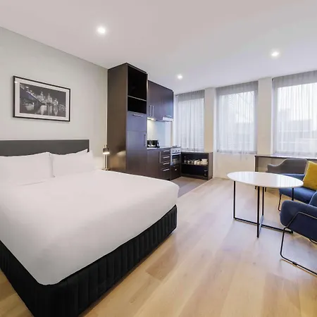 Oaks Melbourne On Collins Suites-2