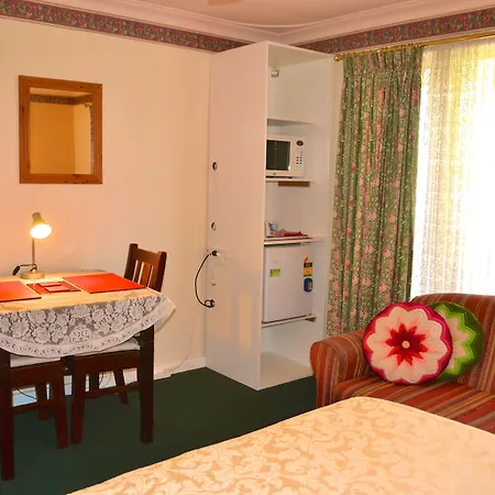 Palms Bed & Breakfast-3