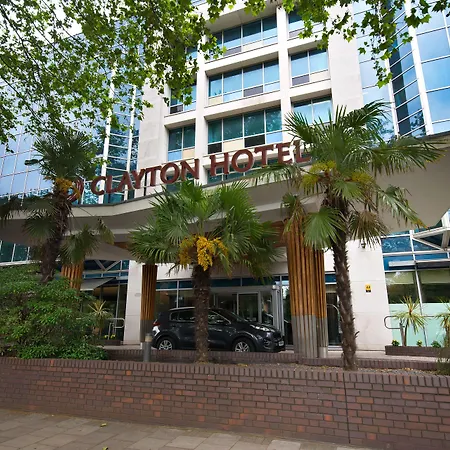 Clayton Hotel Chiswick-3
