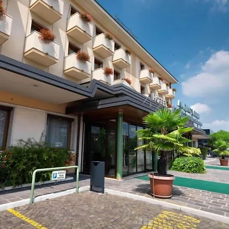 Hotel Al Pino Verde-2