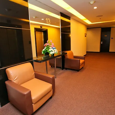 Hotel Royal Queens-2
