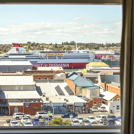 Nightelier Devonport Gateway Hotel-3