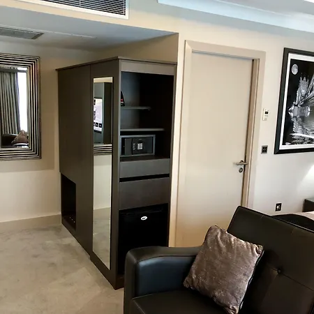 The Continental Hotel And Spa, Heathrow-2