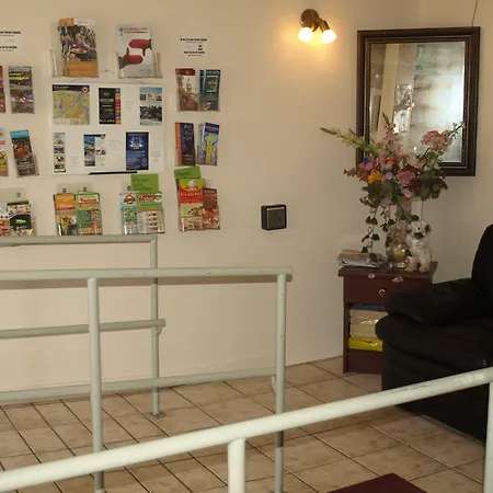 Econo Lodge-3