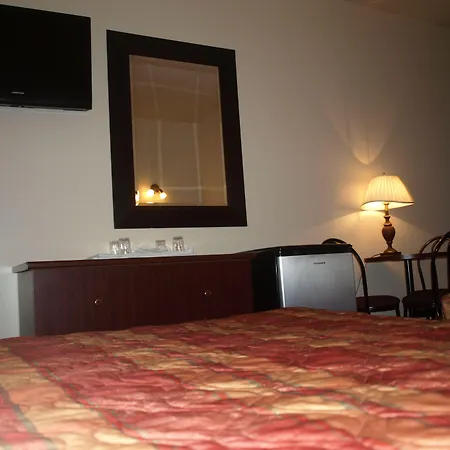 Econo Lodge-3