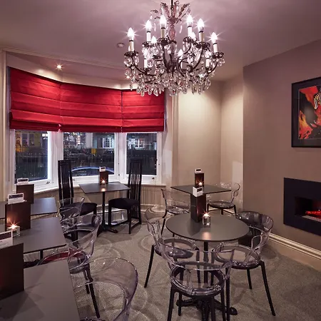 Square Townhouse-3