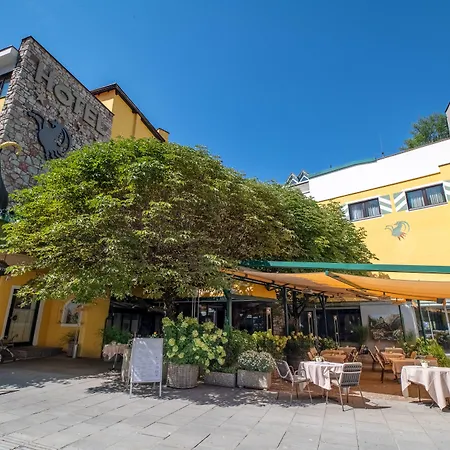 Hotel Schrofenstein-3