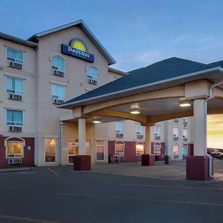 Days Inn By Wyndham Dawson Creek-3