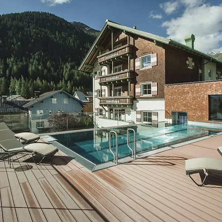 Hotel Schwarzer Adler - Sport & Spa-3