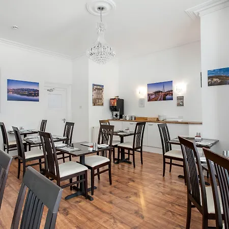 Trelawney Hotel - Guest House-3