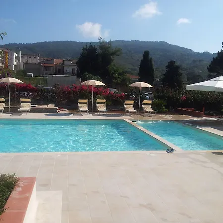 Hotel Mareluna-3