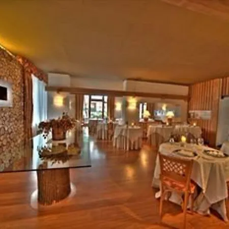 Cresta Et Duc Hotel-3