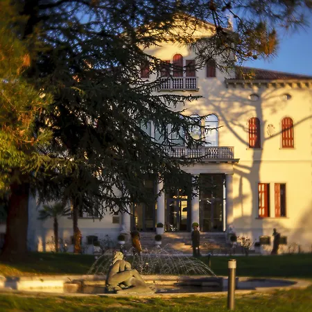 Hotel Villa Soligo - Small Luxury Hotels Of The World-3
