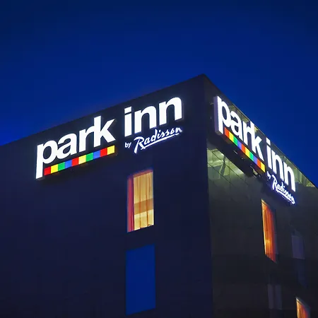 Radisson Hotel Manchester City Centre, A Verified Net Zero Hotel-3