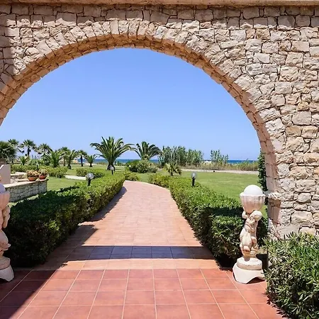 Vantaris Palace-2