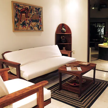 El Taj Oceanfront&Beachside Condo Hotel-3