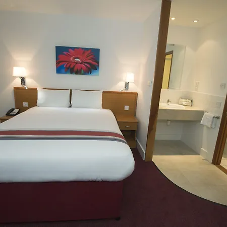 Ramada Cambridge-3
