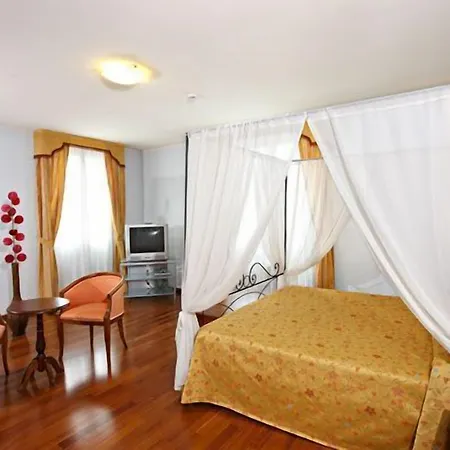 Hotel Gabarda-2