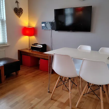 The Bath House Boutique B&B - In-Room Breakfast - Free Parking-2