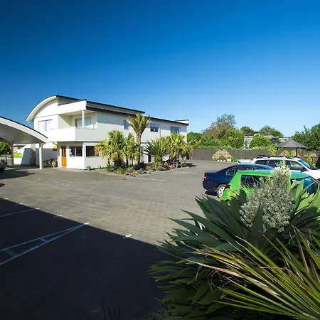 Alfresco Motor Lodge-2