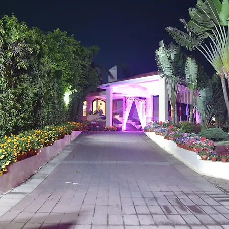 The Hans Coco Palm Beachfront Resort-3