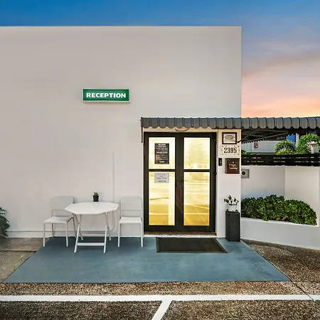Montego Mermaid Beach Motel-3
