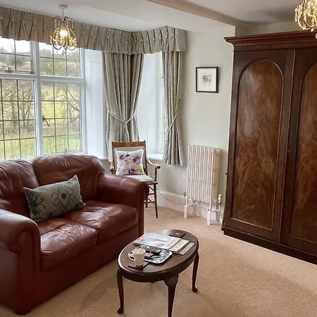 Edgcott House-3