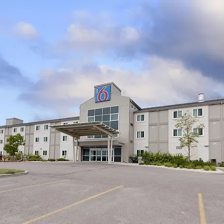 Motel 6-Brandon, Mb-3