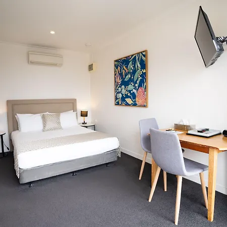 Bay 10 - Suites And Apartments-2