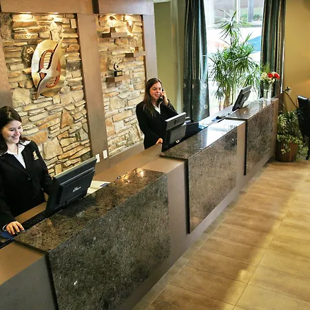 Days Inn By Wyndham Levis-3