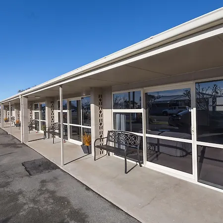 Aaa Thames Court Motel-3