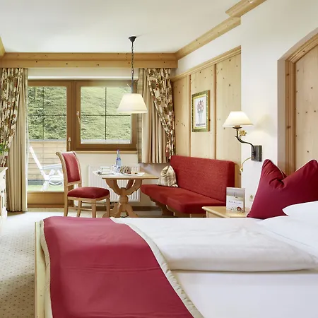 Hotel Alpenhof-2