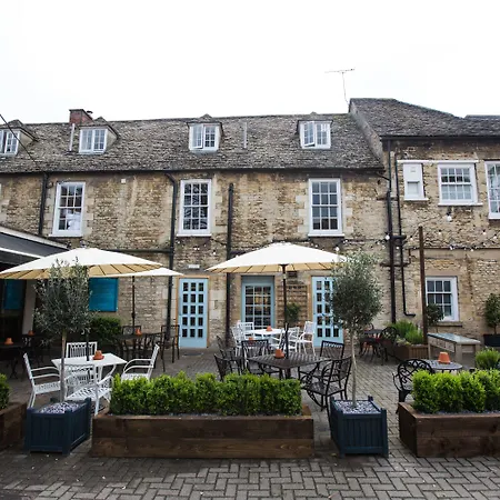 The Blue Boar, Witney, Oxfordshire - Acorn Pubs-2