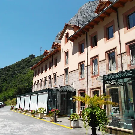 Hotel Balneario La Hermida-2