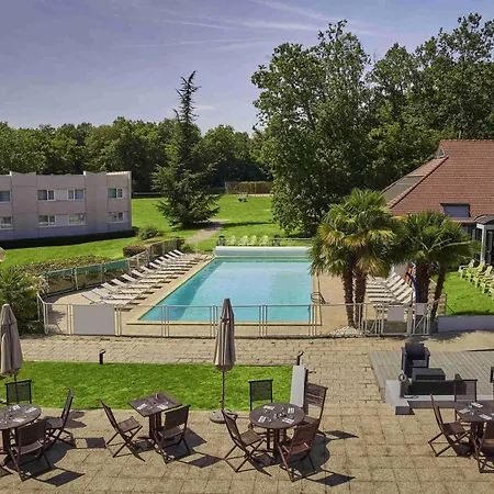 Novotel Fontainebleau Ury-2