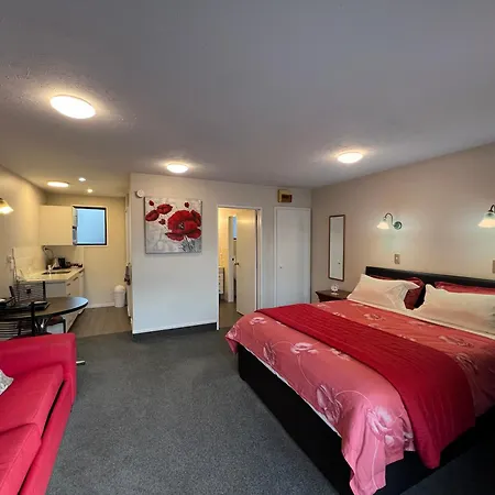 Strathern Motor Lodge-2